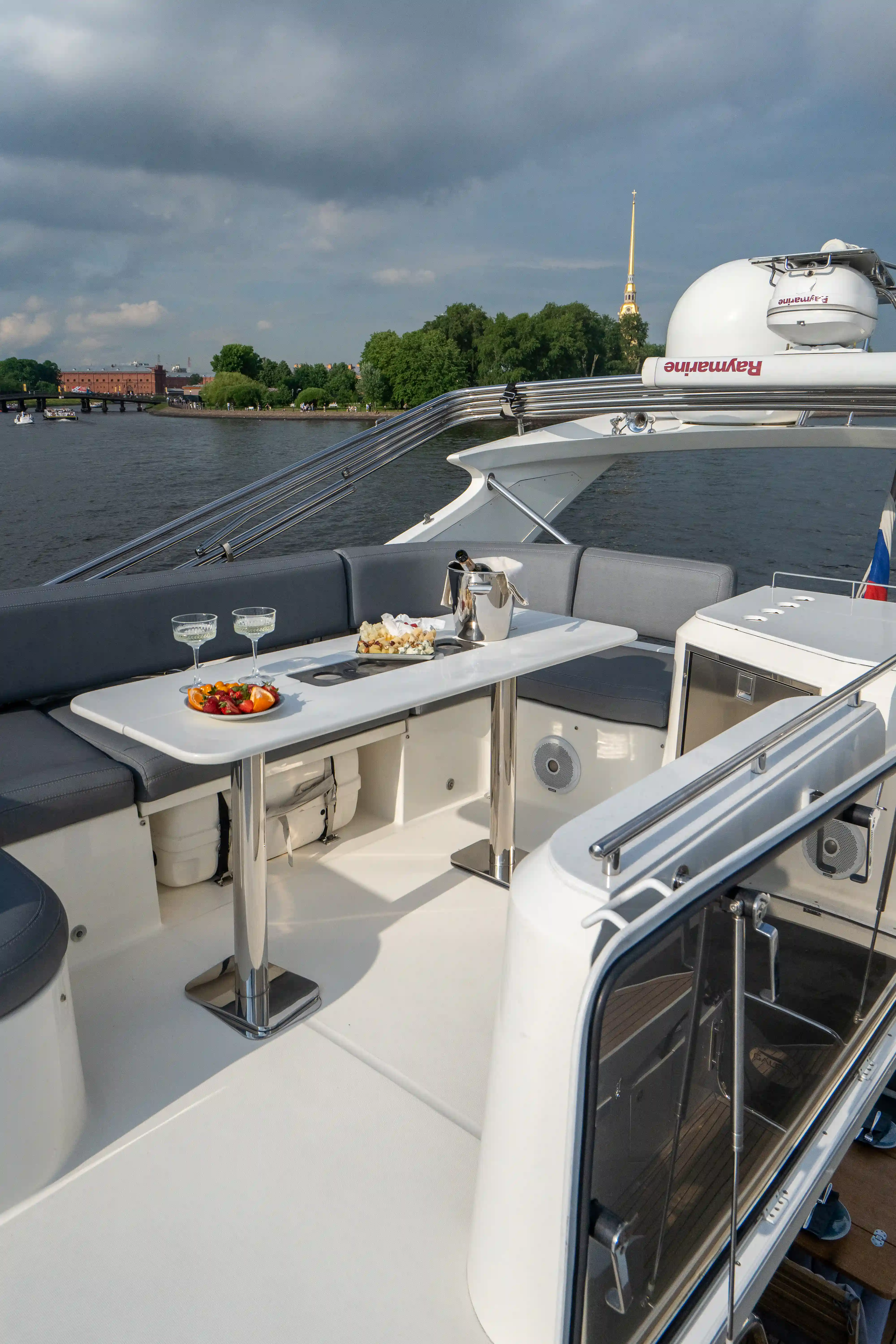 Яхта  «Galeon 640» image- 43